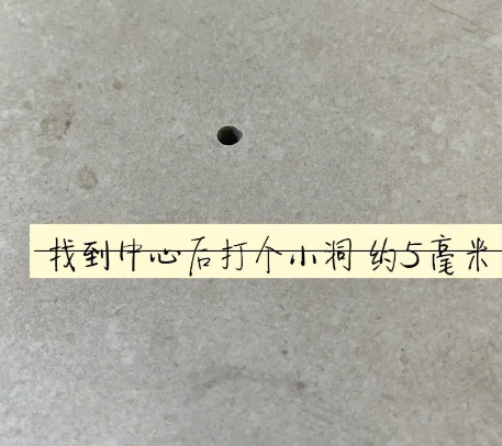 郑州市瓷砖空鼓维修公司专业解答在瓷砖铺贴过程中，如果砂料搅拌不均匀，将会带来以下问题